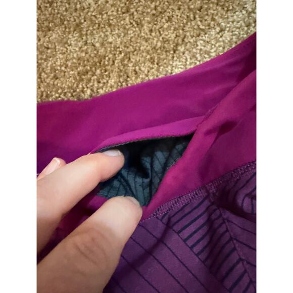 Brooks running shorts sz large pink purple design gym activewear workout - Picture 6 of 8